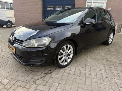 Zwart Gebruikt 2013 VW Golf VII Trendline Hatchback | € 7.999 (Eerlijke prijs)