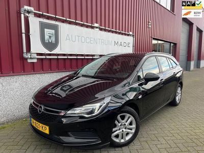 tweedehands Opel Astra Sports Tourer 1.6 CDTI Business+ // Navi // Airco // PDC //