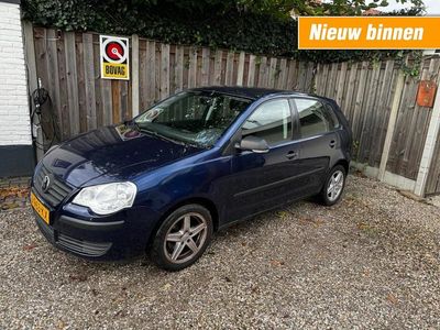 Blauw (metallic) Gebruikt 2006 VW Polo Hatchback | € 2.500 (Goede deal)