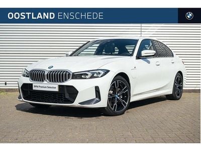 Alpinweiss (licht wit) Gebruikt 2024 BMW 330e Comfort Edition Sedan | € 43.450 (Goede deal)