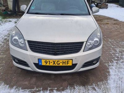 tweedehands Opel Vectra 2.2-16V Executive