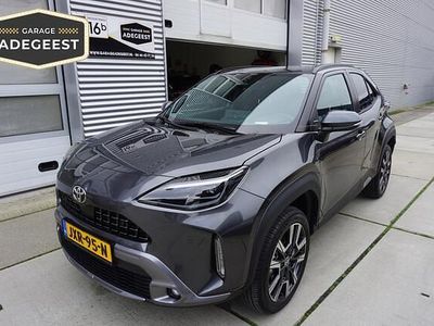 Nieuw Toyota Yaris Cross Executive 84 PK (61 kW) 2025 Grijs (metallic) SUV