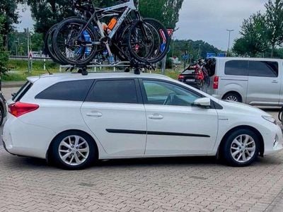Toyota Auris Hybrid