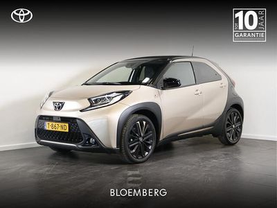 Bruin (metallic) Occasion 2023 Toyota Aygo X Premium SUV | € 21.400 (Duur)