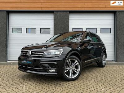 Zwart Gebruikt 2018 VW Tiguan R-line SUV | € 31.490 (Eerlijke prijs)