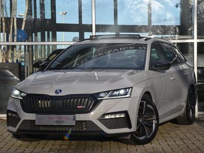 Grijs, metallic lak Occasion 2020 Skoda Octavia First Edition Stationwagen | € 24.450 (Iets duurder)
