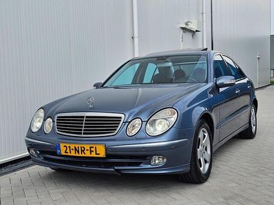 Blauw Gebruikt 2004 Mercedes E200 Avantgarde Sedan | € 4.650