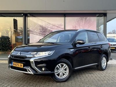 Zwart metallic Gebruikt 2021 Mitsubishi Outlander P-HEV SUV | € 21.990 (Goede deal)