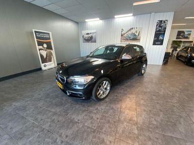 tweedehands BMW 116 1-SERIE i Sport Shadow Edition Navigatie, Climate control, Parkeersensoren, Cruise control.