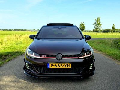 Paars Gebruikt 2017 VW Golf VII GTI Stationwagen | € 22.999 (Duur)