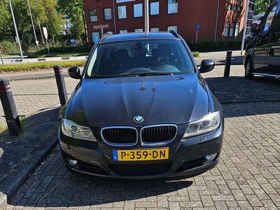 Zwart Occasion 2010 BMW 318 Executive Stationwagen | € 5.750 (Eerlijke prijs)