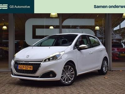 Wit Occasion 2018 Peugeot 208 Allure Hatchback | € 9.403 (Eerlijke prijs)