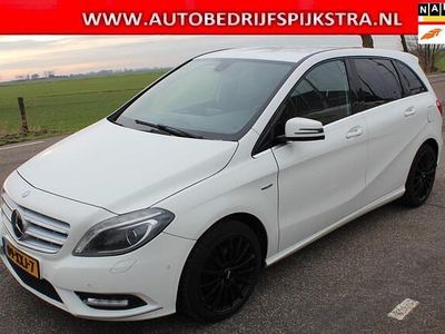 Wit (metallic) Occasion 2012 Mercedes B180 Ambition MPV | € 3.999