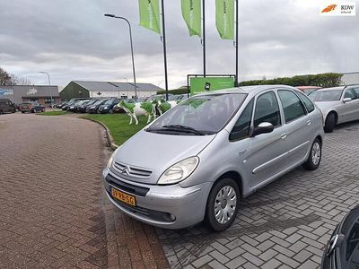 Grijs Occasion 2005 Citroën Xsara Picasso Attraction MPV | € 1.799 (Iets duurder)