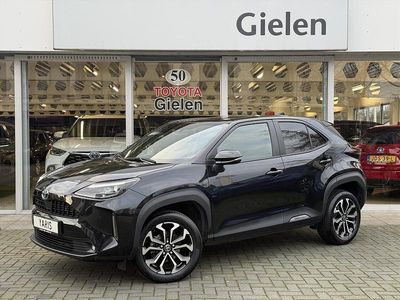 Zwart (metallic) Gebruikt 2024 Toyota Yaris Cross Plus SUV | € 28.900 (Eerlijke prijs)