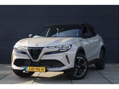 Grijs Nieuw 2025 Alfa Romeo Junior Edizione Speciale SUV | € 37.885