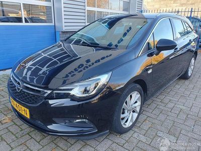 Zwart Gebruikt 2017 Opel Astra Innovation Stationwagen | € 5.750 (Eerlijke prijs)