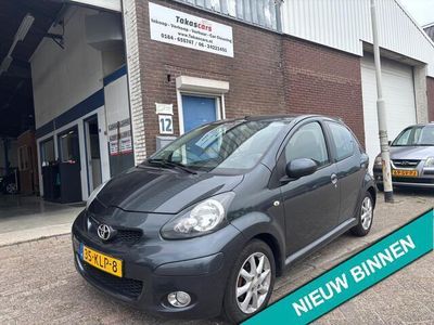 Grijs Gebruikt 2010 Toyota Aygo Comfort Hatchback | € 3.249 (Eerlijke prijs)