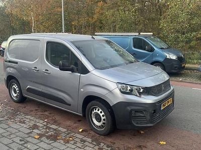 Grijs Gebruikt 2020 Peugeot Partner Premium MPV | € 6.250