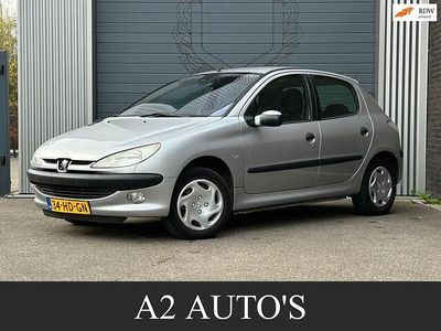 Grijs Gebruikt 2001 Peugeot 206 Hatchback | € 1.150 (Eerlijke prijs)