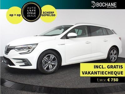 tweedehands Renault Mégane IV Estate 1.3 TCe 140 EDC Intens AUTOMAAT | TREKHAAK | 1700KG TREKGEWICHT | LICHTMETALEN VELGEN MET ALL SEASON BANDEN | NAVIGATIE | PARKEERSENSOREN VOOR-EN ACHTER