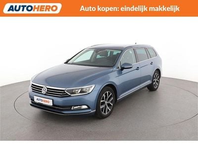 Blauw (metallic) Occasion 2017 VW Passat Highline Stationwagen | € 15.350 (Eerlijke prijs)
