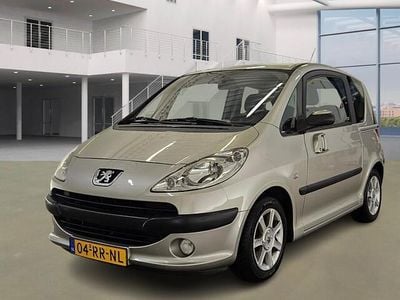Grijs Occasion 2005 Peugeot 1007 MPV | € 2.995 (Eerlijke prijs)