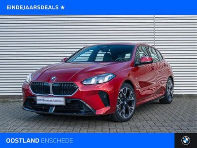 Rood Gebruikt 2025 BMW 120 Comfort Edition Hatchback | € 38.500 (Duur)