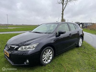 Lexus CT200h