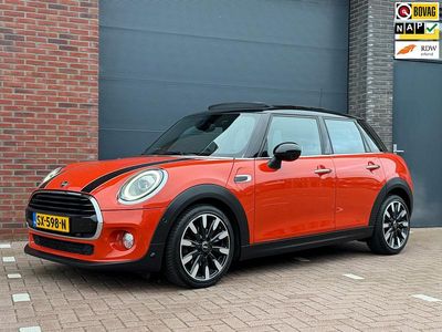 Oranje Occasion 2018 Mini Cooper Chili Hatchback | € 16.900 (Goede deal)