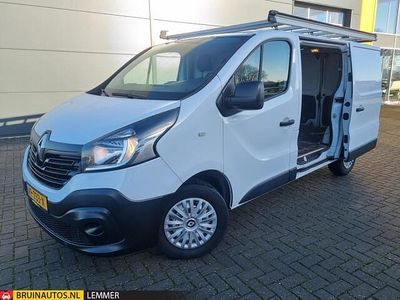 Wit Occasion 2015 Renault Trafic MPV | € 6.445 (Duur)