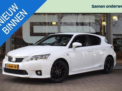 Wit Occasion 2020 Lexus CT200h Business Edition Hatchback | € 16.398 (Goede deal)