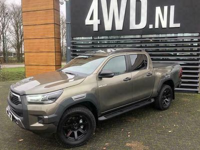 tweedehands Toyota HiLux 2.8TD AUT 2021/22 2/ 5 PERS VAN MULTI CARGO HUNTER INVINCIBLE EDITION V.A .¤51.900 excl BTW Deze speciale HUNTER EDITION leveren wij ook voor de ondernemer als 5 pers Multi cargo van uitvoering . de inrichting bepaald u als ondernemer zelf w