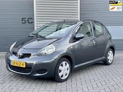Occasion Toyota Aygo Comfort 68 PK (50 kW) 2010 Grijs Hatchback