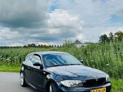 Zwart Occasion 2007 BMW 118 Hatchback | € 5.495 (Eerlijke prijs)