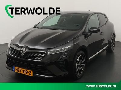 Zwart Gebruikt 2025 Renault Clio V Techno Hatchback | € 25.840 (Eerlijke prijs)