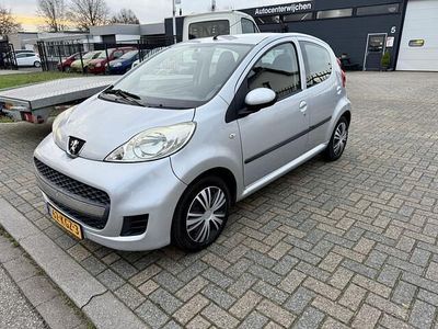 Occasion Peugeot 107 68 PK (50 kW) 2009 Grijs (metallic) Hatchback