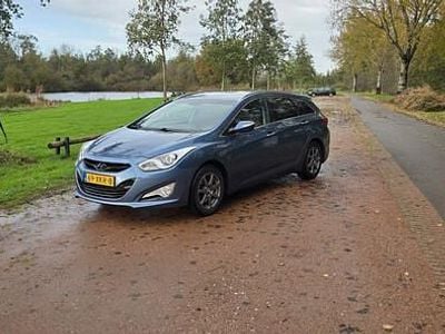Blauw (metallic) Gebruikt 2012 Hyundai i40 Stationwagen | € 6.250 (Goede deal)