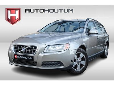 Bruin (metallic) Occasion 2007 Volvo V70 Momentum Stationwagen | € 8.995 (Duur)