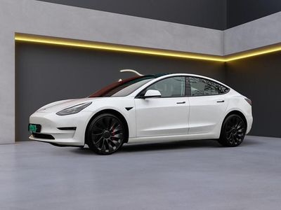 Gebruikt 2022 Tesla Model 3 Performance Sedan | € 31.950 (Eerlijke prijs)