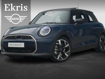 Occasion Mini Cooper Favoured 156 PK (114 kW) 2025 Blauw Hatchback
