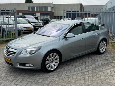 Grijs, metallic lak Gebruikt 2011 Opel Insignia Sport Sedan | € 9.790 (Iets duurder)