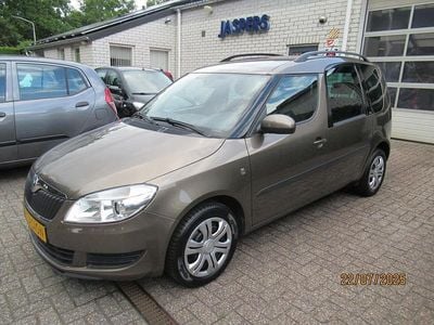 Bruin, metallic lak Gebruikt 2013 Skoda Roomster Ambition MPV | € 7.500 (Iets duurder)