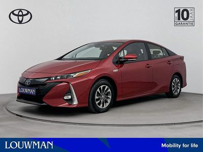 Rood Occasion 2025 Toyota Prius Limited Hatchback | € 26.995 (Iets duurder)