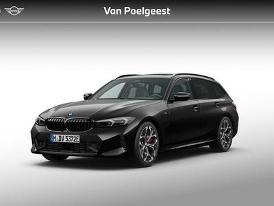 Zwart Nieuw 2025 BMW 330e M Sport Stationwagen | € 76.363 (Iets duurder)