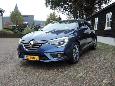 Blauw (metallic) Gebruikt 2017 Renault Mégane IV Bose Edition Hatchback | € 17.450 (Iets duurder)