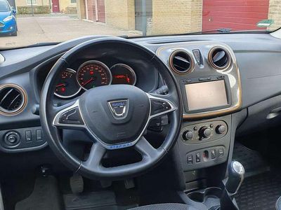 Zwart Gebruikt 2017 Dacia Sandero Stepway Hatchback | € 7.950 (Eerlijke prijs)