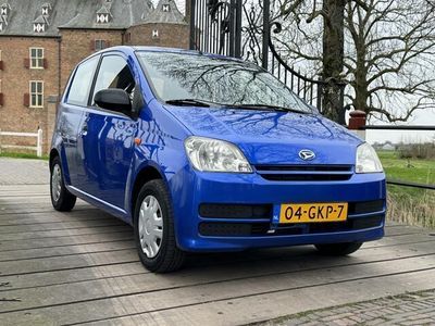 tweedehands Daihatsu Cuore 1.0-12V 100th Anniv. 2008 BLAUW | Benzine | NL | APK NIEUW