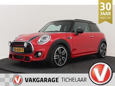 Occasion Mini Cooper Business 136 PK (100 kW) 2016 Rood Hatchback