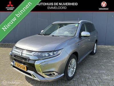 tweedehands Mitsubishi Outlander 2.4 PHEV Intense trekhaak navigatie